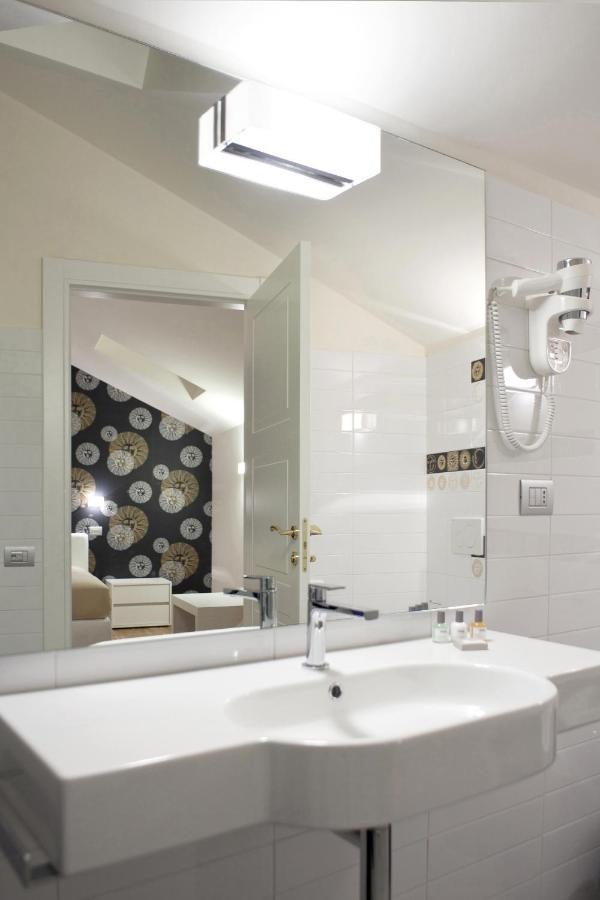 Santa Cesarea Residence Luxury Suite - La Vetta Del Sasso Barisano Matera Luaran gambar